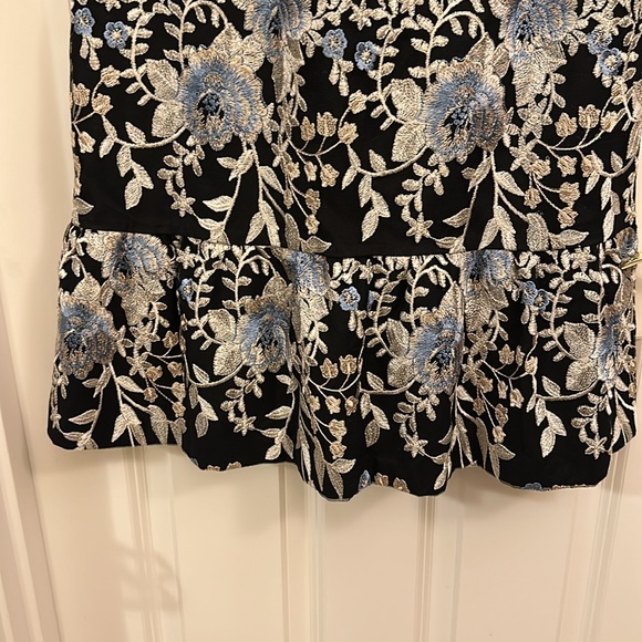 NWOT WHITE HOUSE BLACK MARKET FLORAL LACE DRESS - Picture 4 of 10